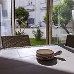 A Due Passi Dal Centro Bed and Breakfast 3*