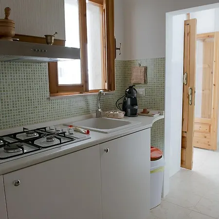 A Due Passi Dal Centro فندق مبيت وإفطار ألبيروبيللو